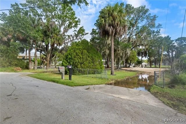 1941 NW 16th Street, Crystal River, FL 34428
