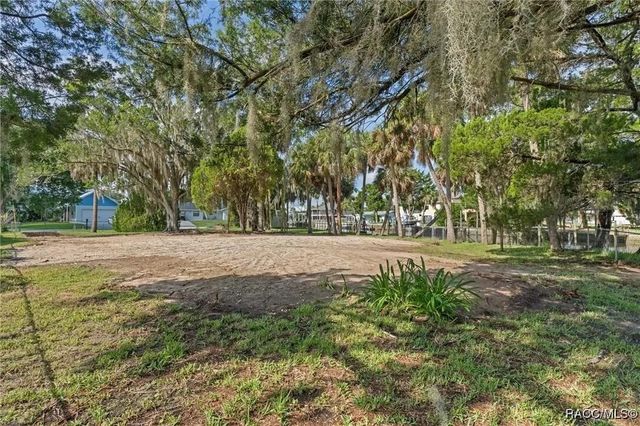 1941 NW 16th Street, Crystal River, FL 34428