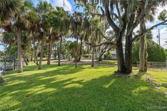 1941 NW 16th Street, Crystal River, FL 34428