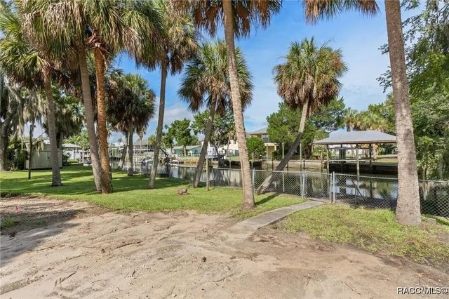 1941 NW 16th Street, Crystal River, FL 34428