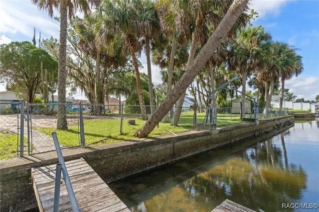 1941 NW 16th Street, Crystal River, FL 34428