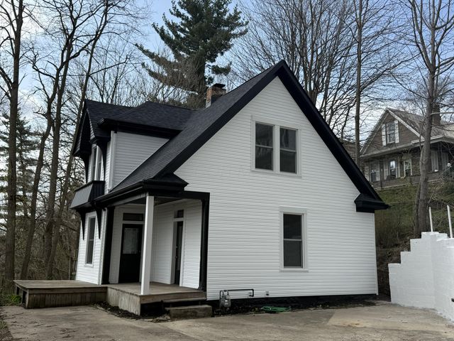 229 N Spring Street, Logan, OH 43138