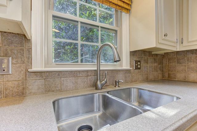 420 Sassafras Lane, Roswell, GA 30076