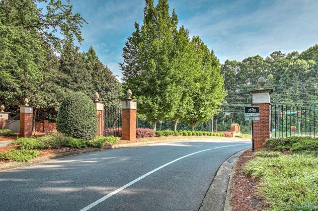 420 Sassafras Lane, Roswell, GA 30076