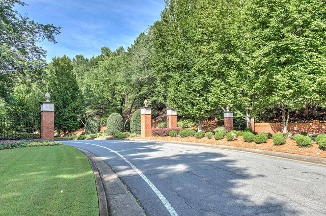 420 Sassafras Lane, Roswell, GA 30076