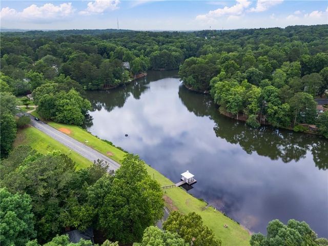 420 Sassafras Lane, Roswell, GA 30076