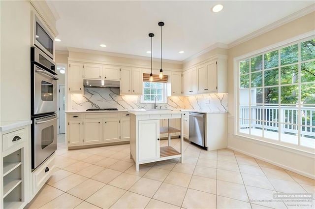 420 Sassafras Lane, Roswell, GA 30076