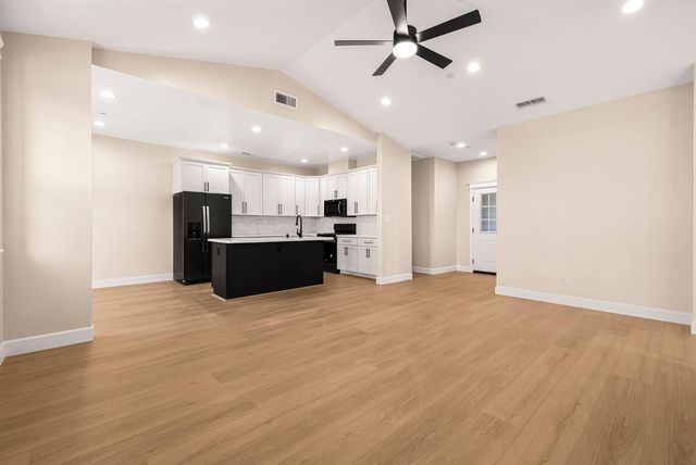 1873 Conifer Dr, Paradise, CA 95969