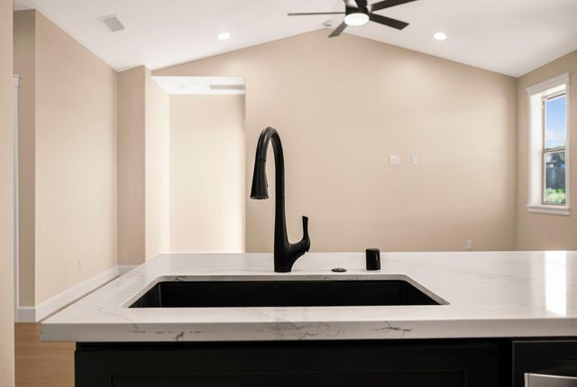 1873 Conifer Dr, Paradise, CA 95969