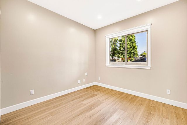 1873 Conifer Dr, Paradise, CA 95969