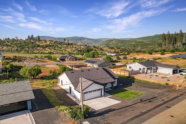 1873 Conifer Dr, Paradise, CA 95969