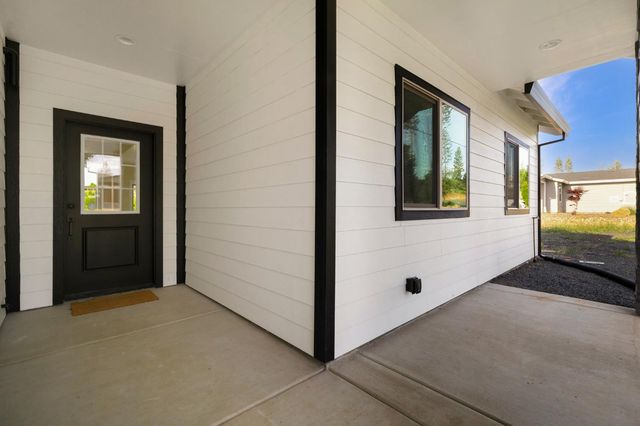 1873 Conifer Dr, Paradise, CA 95969