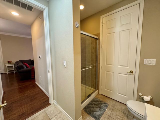 2400 Mccue Road 233, Houston, TX 77056