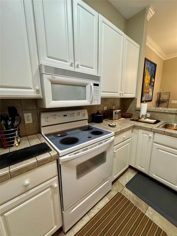 2400 Mccue Road 233, Houston, TX 77056