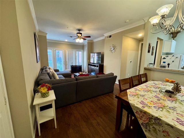 2400 Mccue Road 233, Houston, TX 77056