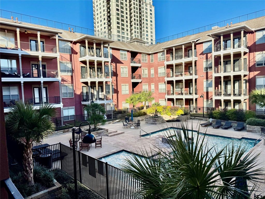 2400 Mccue Road 233, Houston, TX 77056