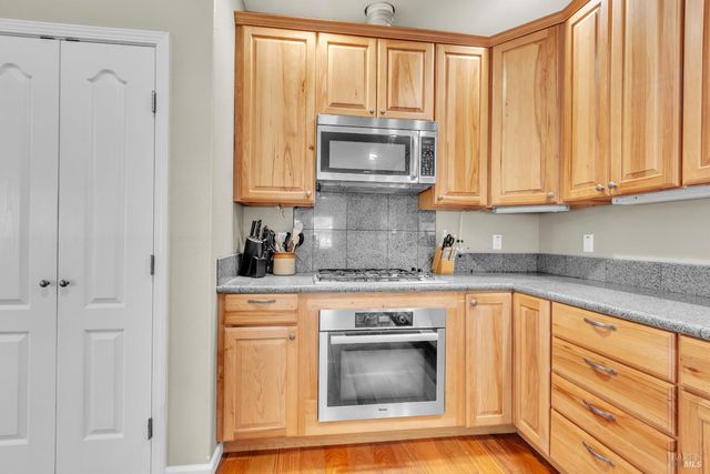16911 Spruce Grove Rd, Hidden Valley Lake, CA 95467