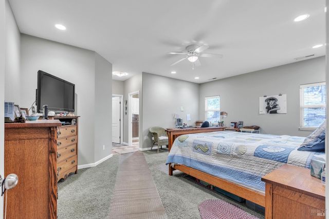 16911 Spruce Grove Rd, Hidden Valley Lake, CA 95467
