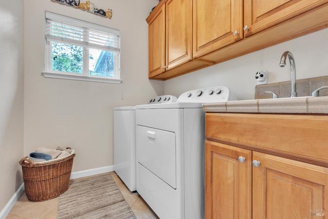16911 Spruce Grove Rd, Hidden Valley Lake, CA 95467