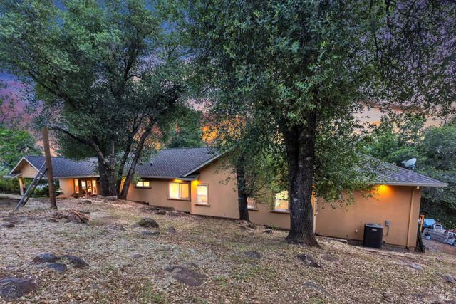 16911 Spruce Grove Rd, Hidden Valley Lake, CA 95467