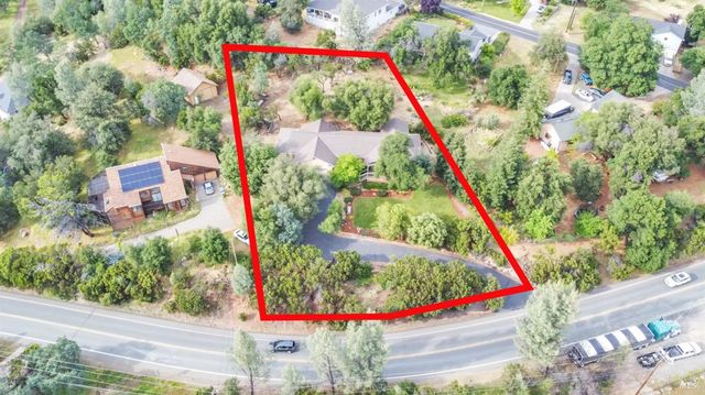 16911 Spruce Grove Rd, Hidden Valley Lake, CA 95467