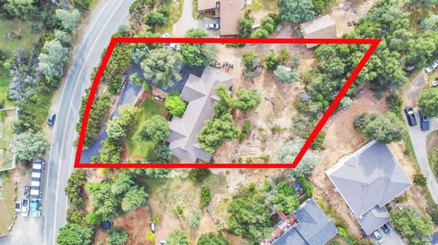 16911 Spruce Grove Rd, Hidden Valley Lake, CA 95467