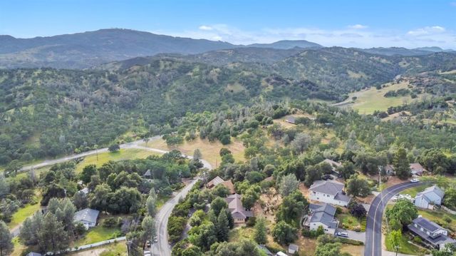 16911 Spruce Grove Rd, Hidden Valley Lake, CA 95467
