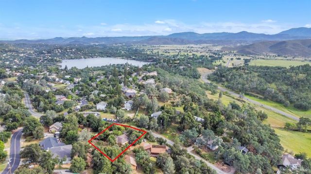 16911 Spruce Grove Rd, Hidden Valley Lake, CA 95467