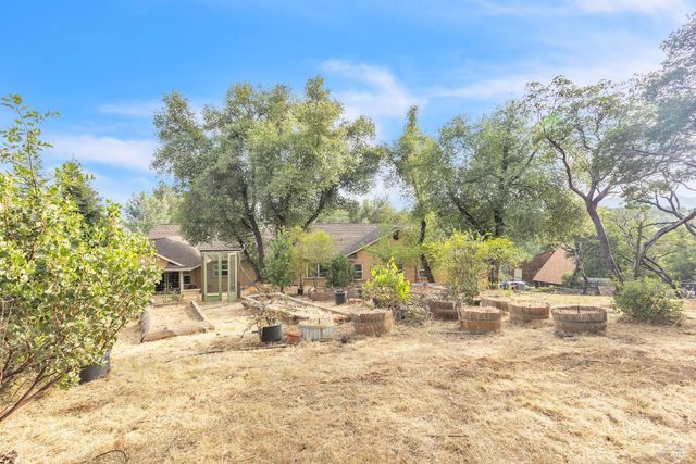 16911 Spruce Grove Rd, Hidden Valley Lake, CA 95467