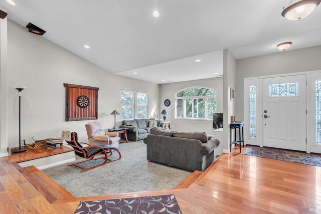 16911 Spruce Grove Rd, Hidden Valley Lake, CA 95467
