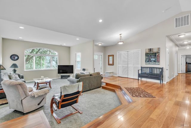 16911 Spruce Grove Rd, Hidden Valley Lake, CA 95467