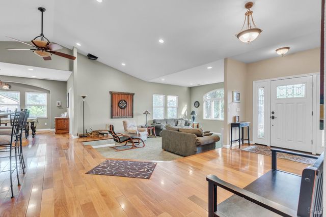 16911 Spruce Grove Rd, Hidden Valley Lake, CA 95467