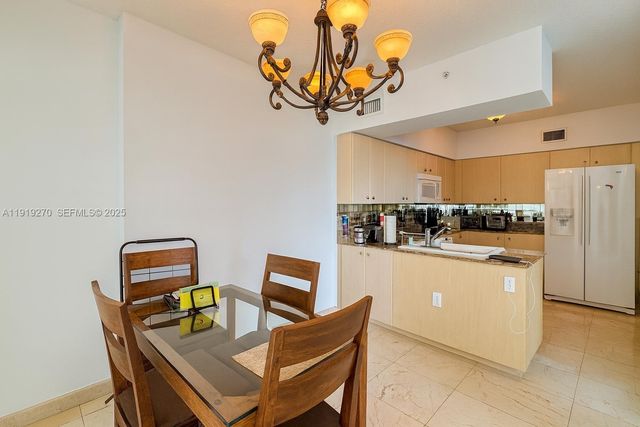 3370 Hidden Bay Dr 511, Aventura, FL 33180