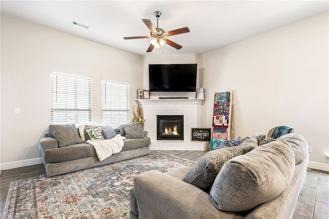 6104 Silas Street, Bentonville, AR 72713
