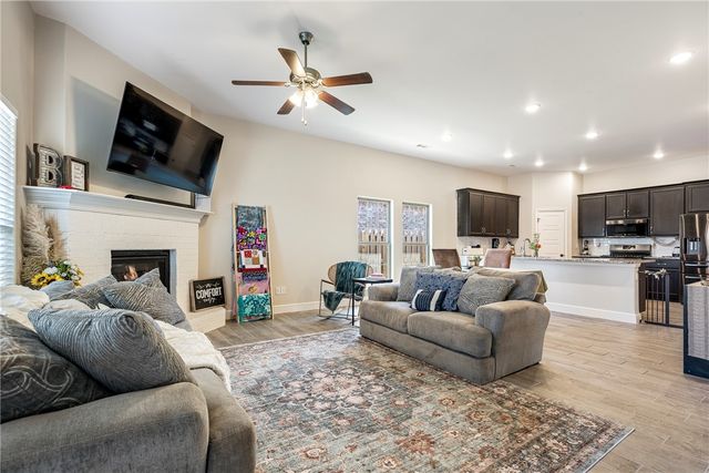 6104 Silas Street, Bentonville, AR 72713