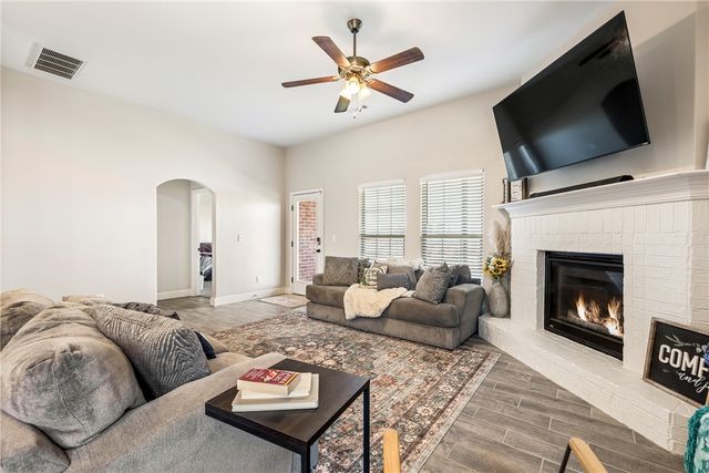6104 Silas Street, Bentonville, AR 72713