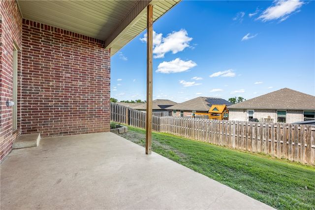 6104 Silas Street, Bentonville, AR 72713