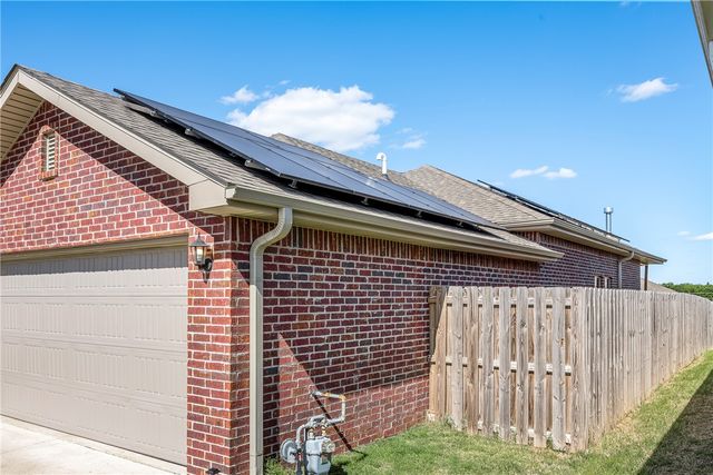 6104 Silas Street, Bentonville, AR 72713