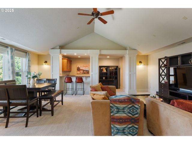 1046 Nw DEERFERN Loop, Camas, WA 98607