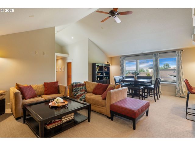 1046 Nw DEERFERN Loop, Camas, WA 98607