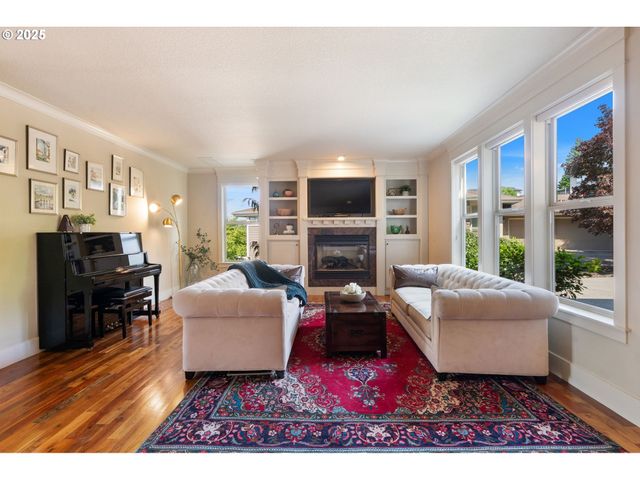 1046 Nw DEERFERN Loop, Camas, WA 98607