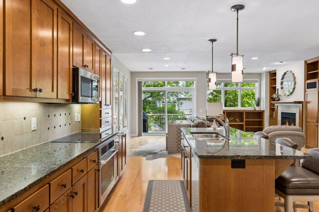 533 Willoughby Way W, Minnetonka, MN 55305
