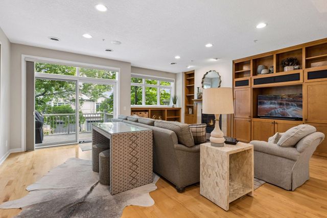 533 Willoughby Way W, Minnetonka, MN 55305
