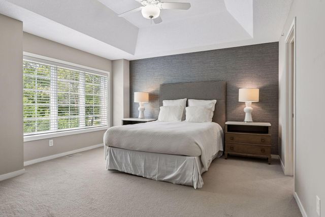 533 Willoughby Way W, Minnetonka, MN 55305