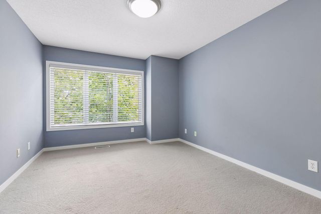 533 Willoughby Way W, Minnetonka, MN 55305