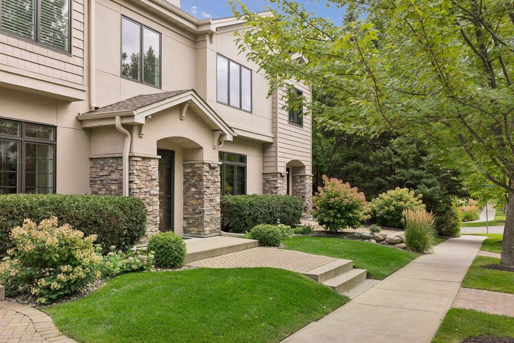 533 Willoughby Way W, Minnetonka, MN 55305 — exterior