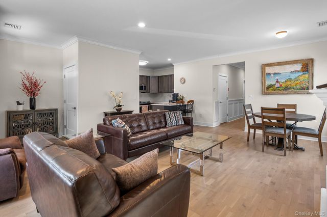 709 Breton Way, Glen Cove, NY 11542