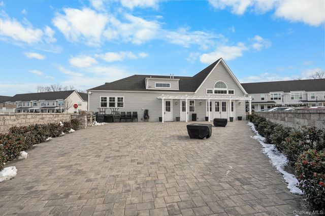 709 Breton Way, Glen Cove, NY 11542