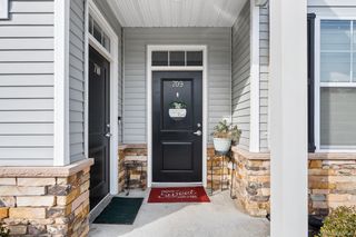 709 Breton Way, Glen Cove, NY 11542