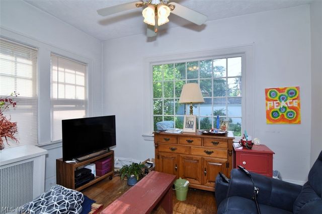 3812 Summit Park Road, Cleveland Heights, OH 44121